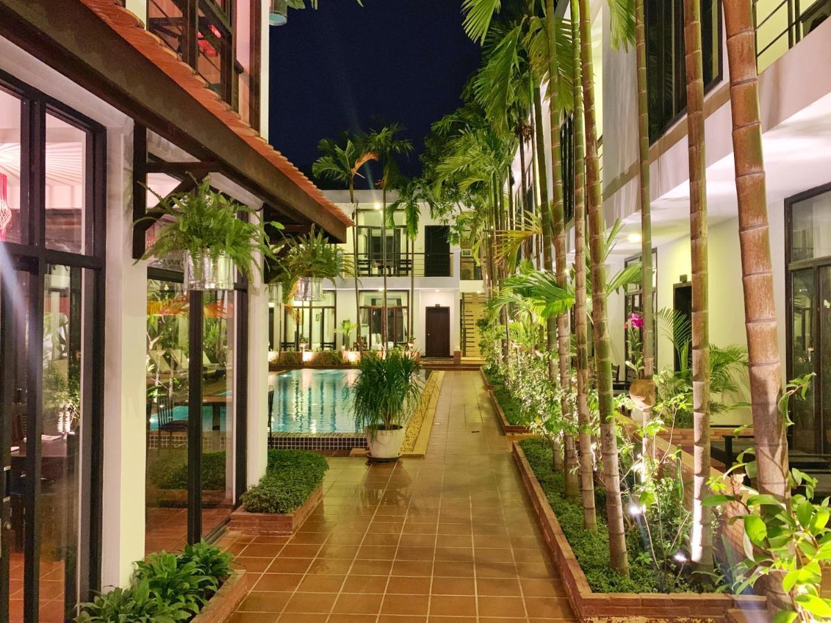 โรงแรม ลา โรส บล็องช์ บูทิก โฮเต็ล 4*